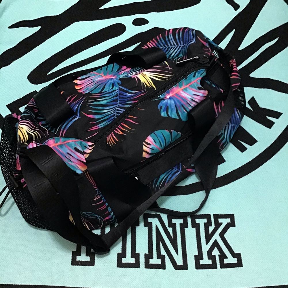 NEW VS PINK PALM PRINT DUFFLE BAG RARE